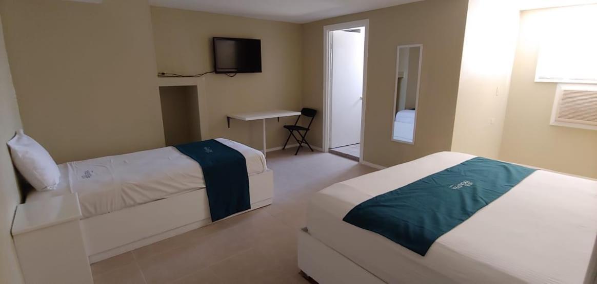 Hotel Frontera Baja Мехикали Экстерьер фото