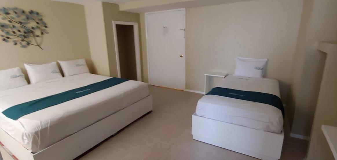 Hotel Frontera Baja Мехикали Экстерьер фото